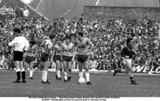 Albert Kidd celebrating scoring goal for Dundee May 1986