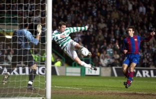 Alan Thompson scores