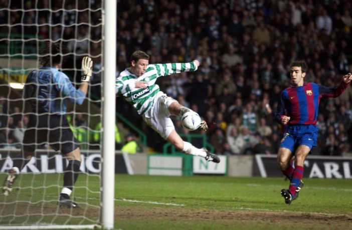 Alan Thompson scores