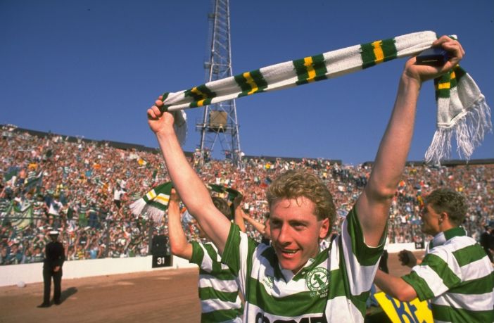 Frank McAvennie of Celtic celebrates