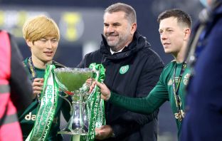 Kyogo, Ange Postecoglou and Callum McGregor celebrate