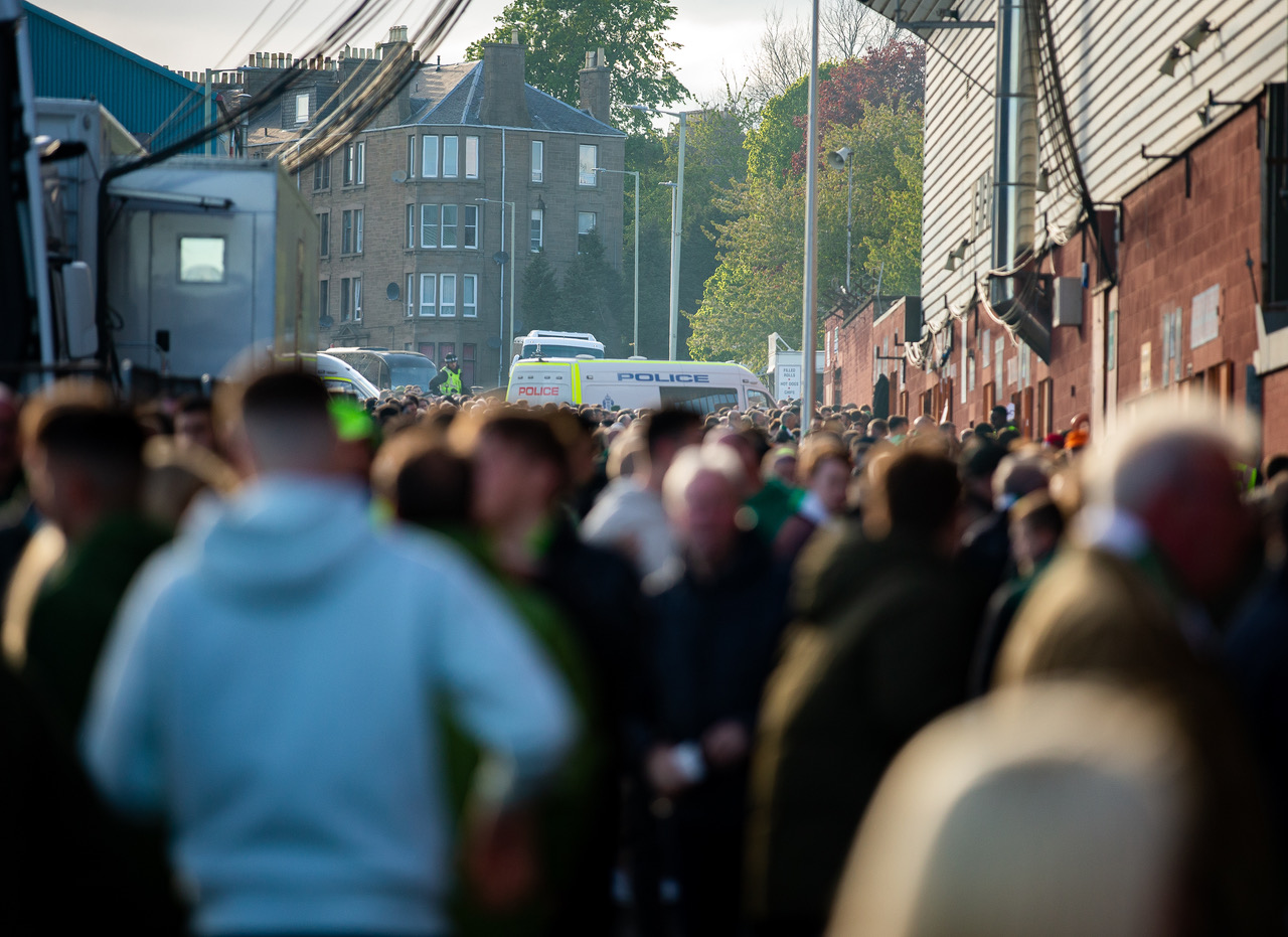 Celtic title party at Tannadice