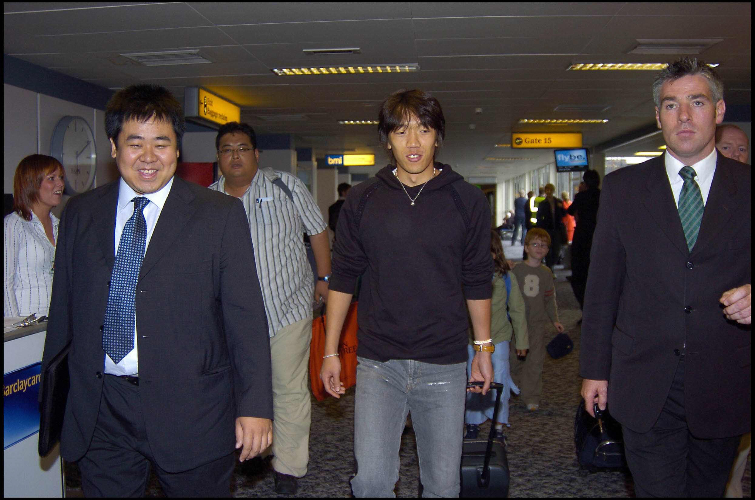 Shunsuke Nakamura arrives at Glasgow Airport