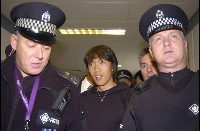 hunsuke Nakamura arrives at Glasgow Airport