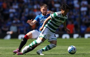 Nicolas Raskin chases Reo Hatate