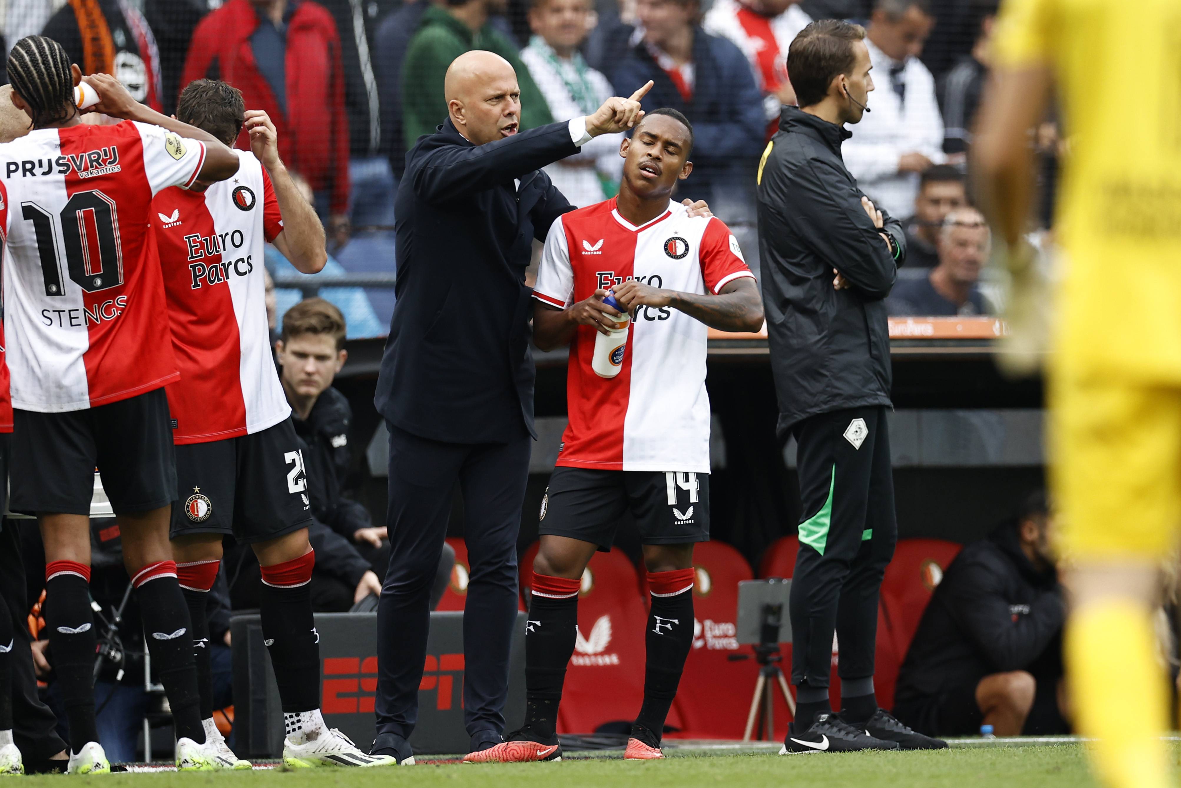 Calvin Stengs of Feyenoord (L)