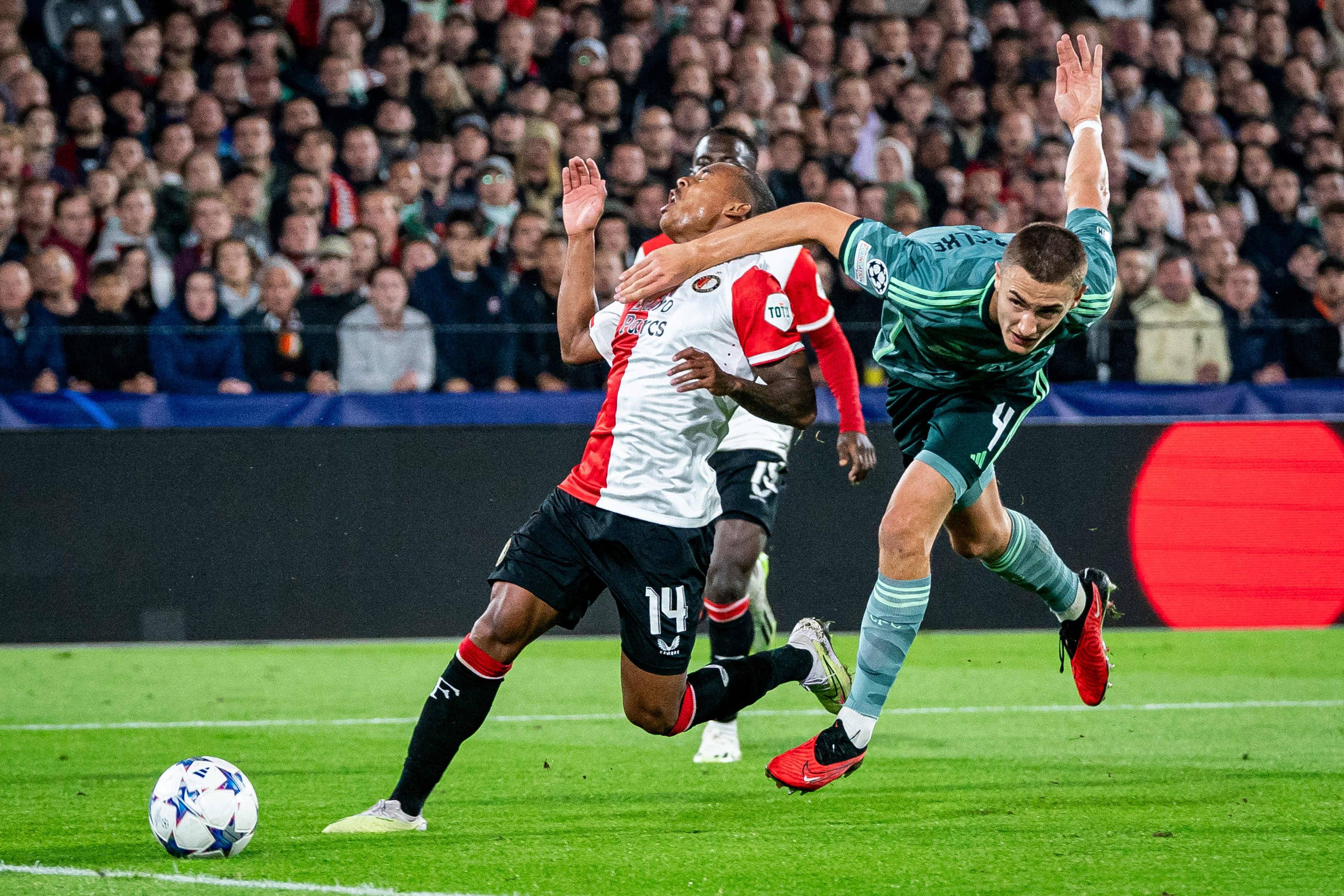 Gustaf Lagerbielke sent off in Rotterdam