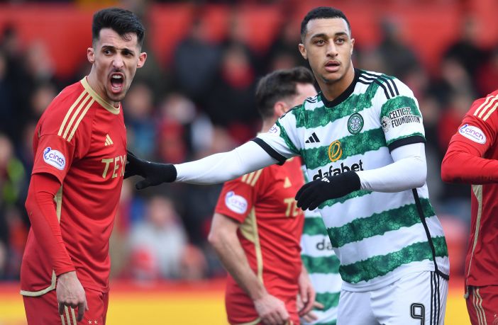 Adam Idah in action on his Celtic debut