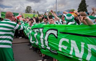 Celtic supporters heading to Hampden,