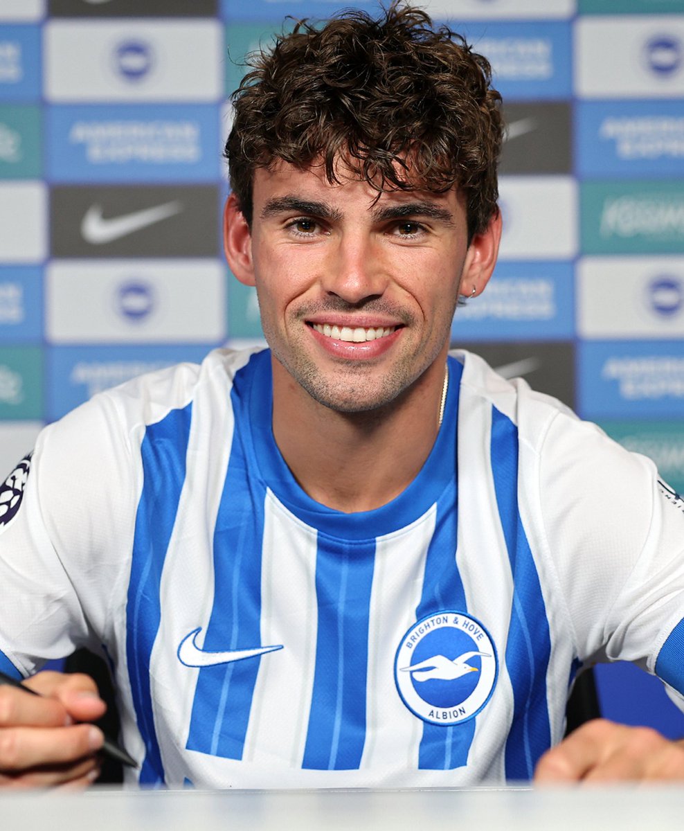 Matt O'Riley signs for Brighton