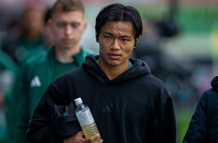 Reo Hatate arrives in Dingwall. Photo Vagelis Georgariou