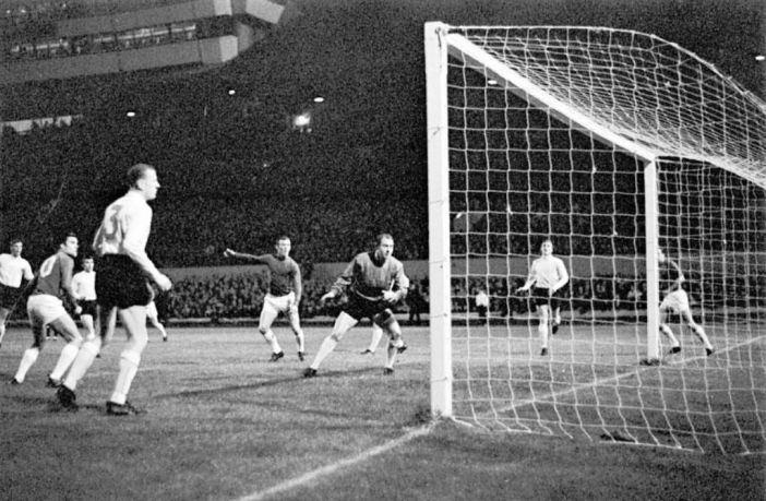Willie Wallace (out of picture) scores