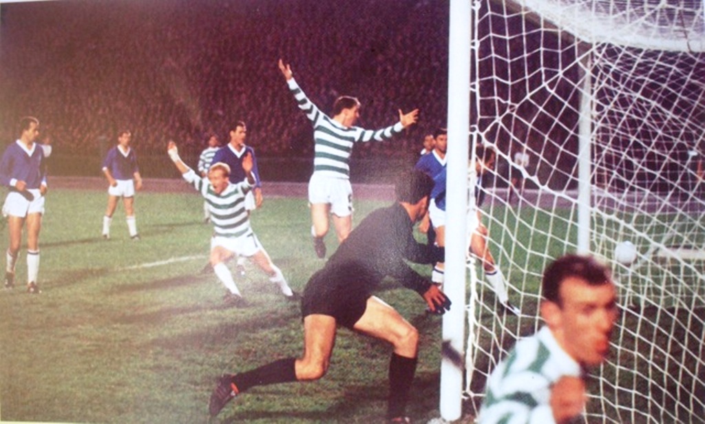 Bobby Lennox scores in Kiev