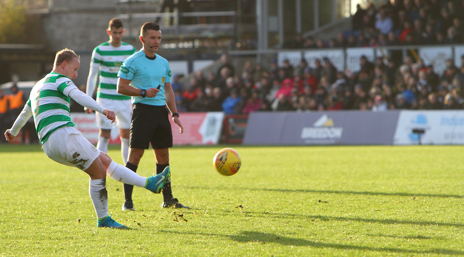 Leigh Griffiths scores