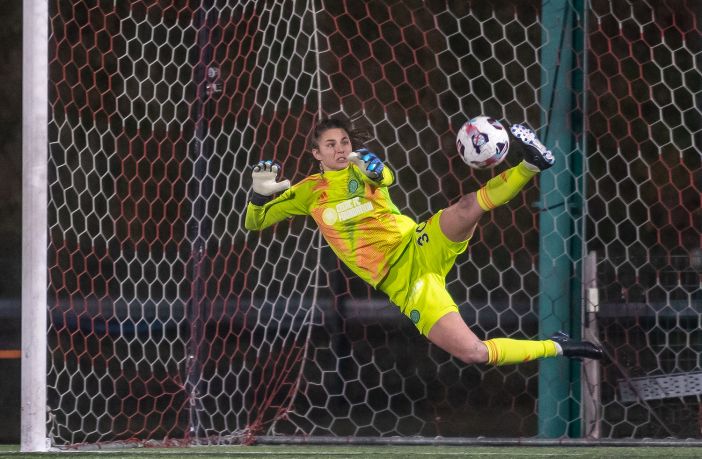 Spectacular save from Kelsey Daugherty