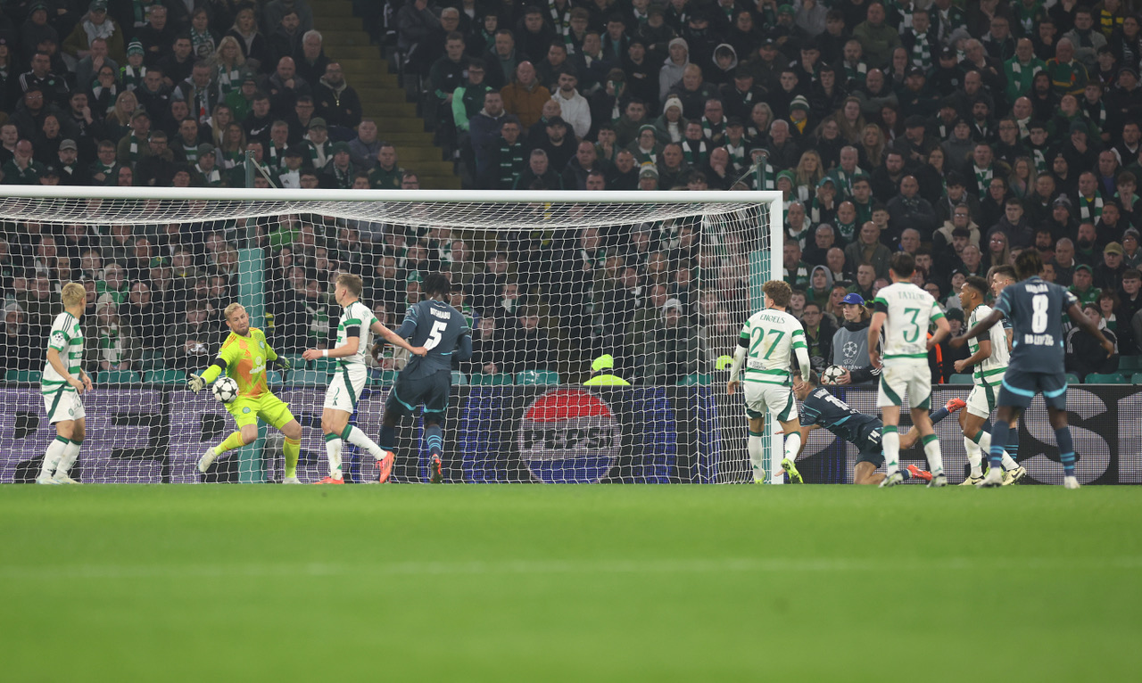 Christoph Baumgartner of RB Leipzig scores