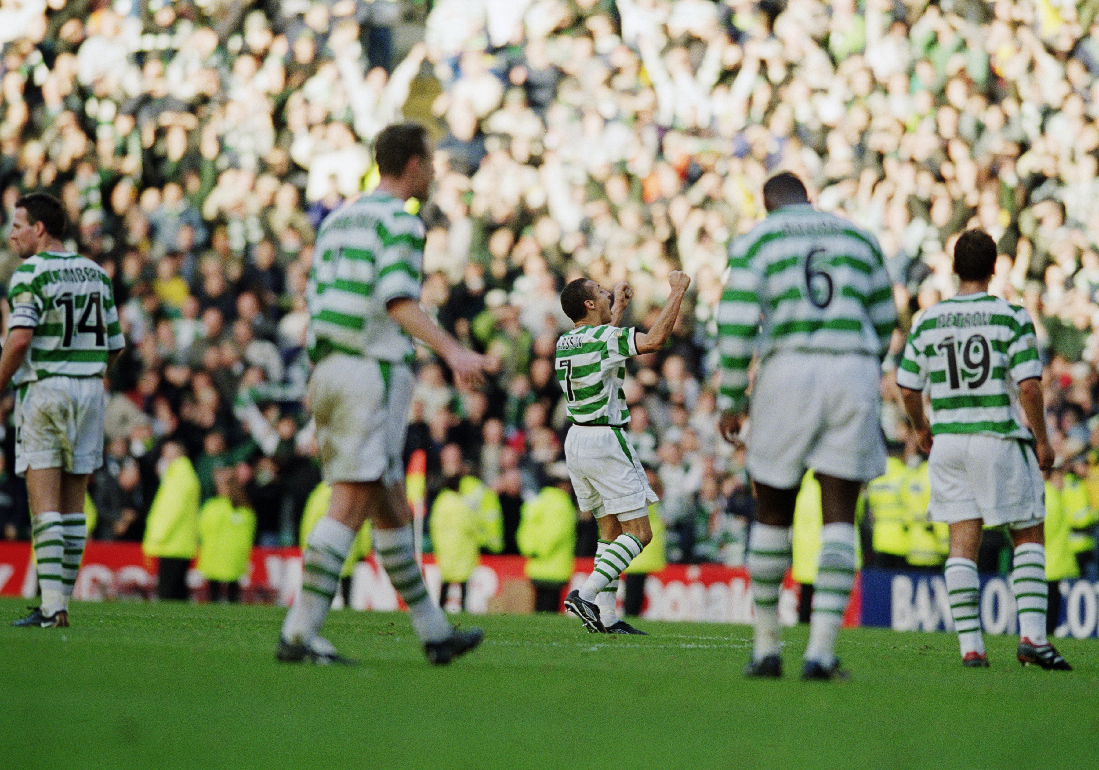 Henrik Larsson celebrates 