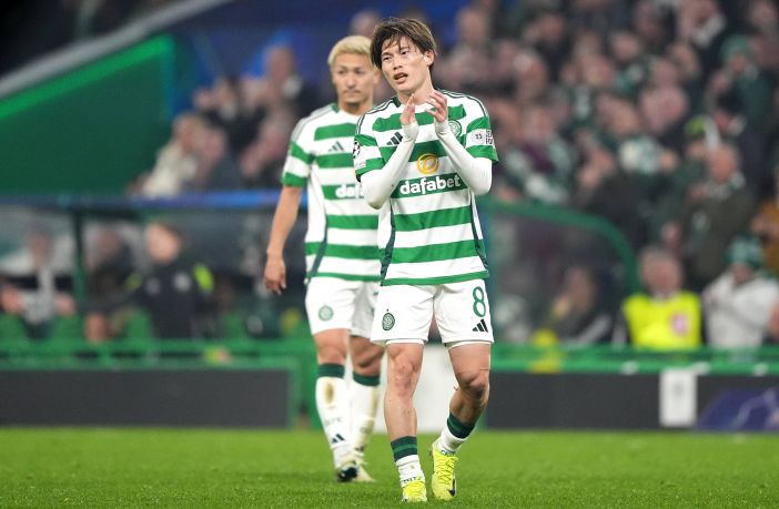 Kyogo applauds the Celtic support