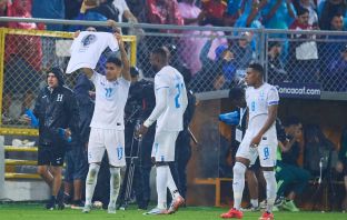 Luis Palma celebrates