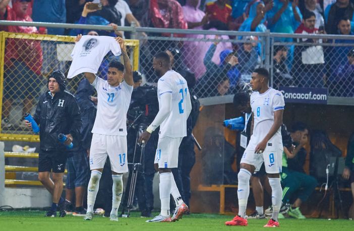 Luis Palma celebrates