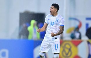 Luis Palma celebrates