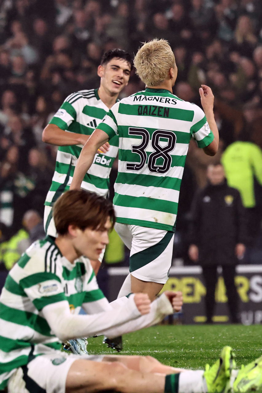 Kyogo and Daizen celebrate