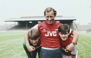 Charlie Nicholas arrives at Arsenal