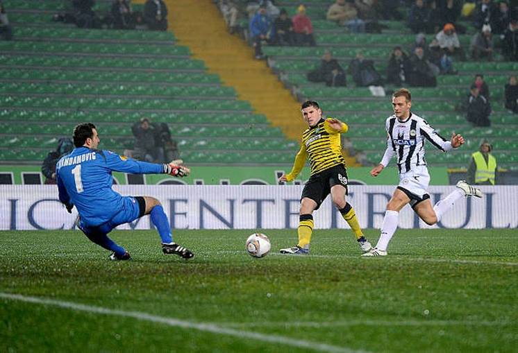 Gary Hooper scores