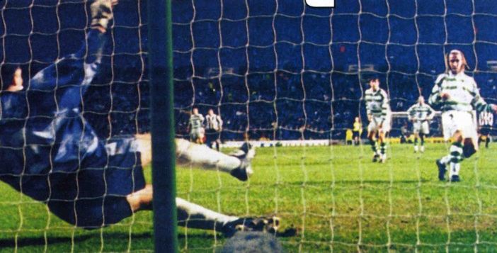 Henrik Larsson scores