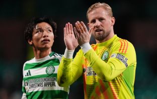 Kasper Schmeichel celebrates