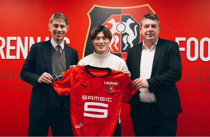 Kyogo signs for Rennes