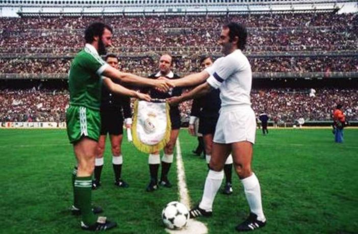 Captains going trough pre-match formalities