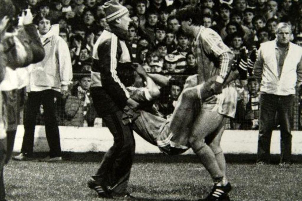 Rapid Vienna cheat fakes injury