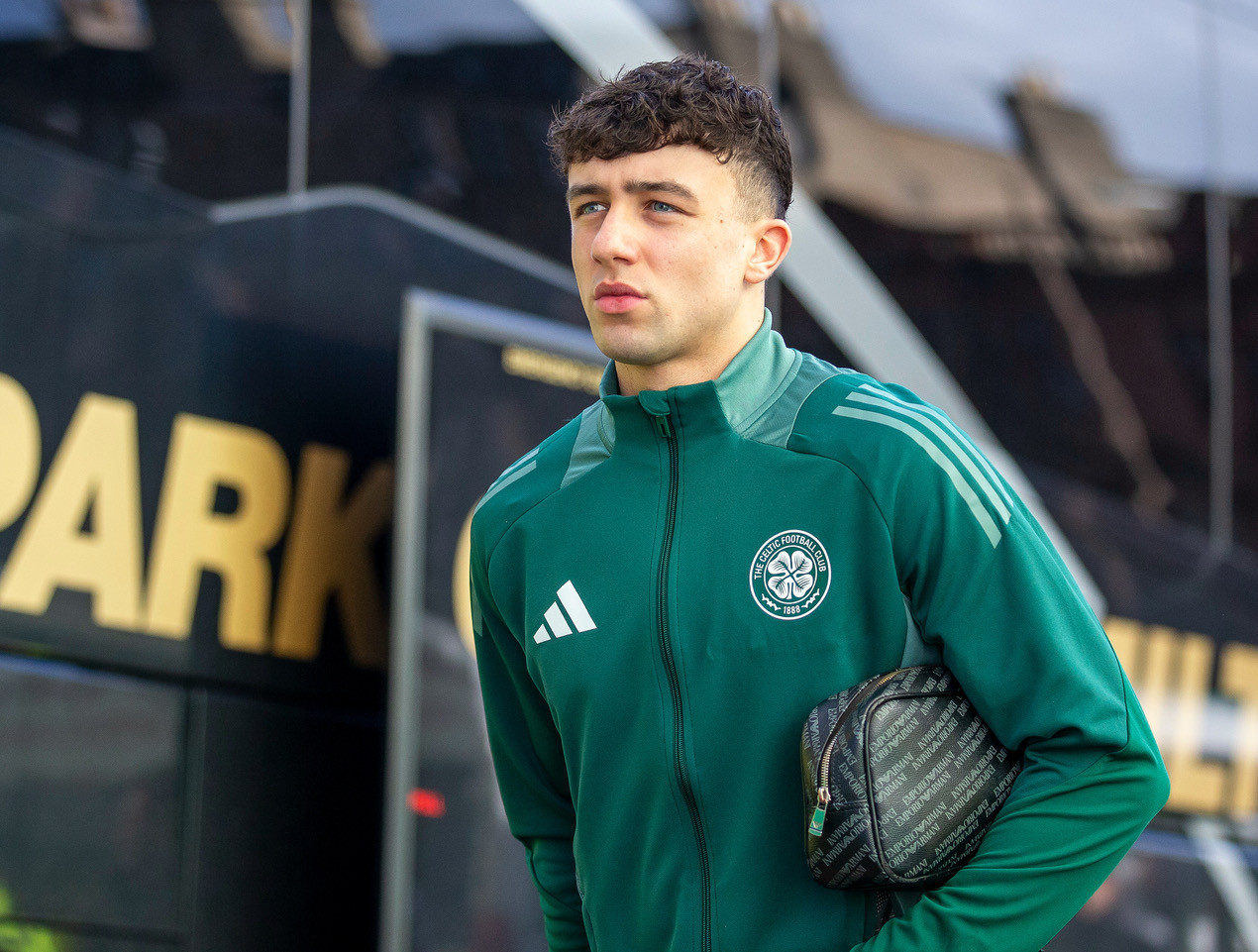 Jude Bonnar arrives at Easter Road