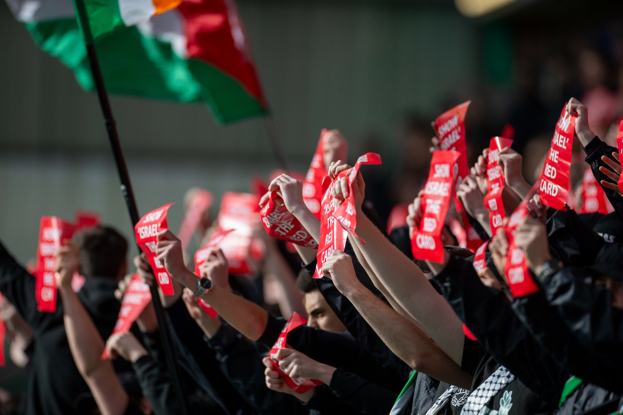 Hibs supporters say 'Show Israel the Red Card'