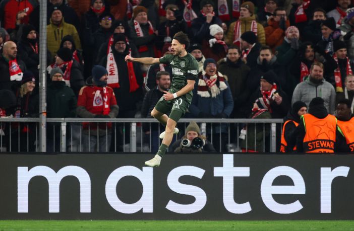 Nicolas Kühn celebrates