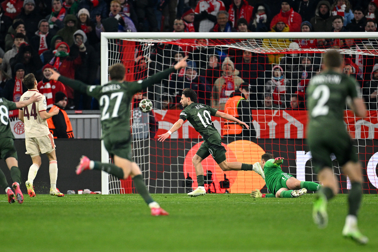 Nicolas Kühn scores