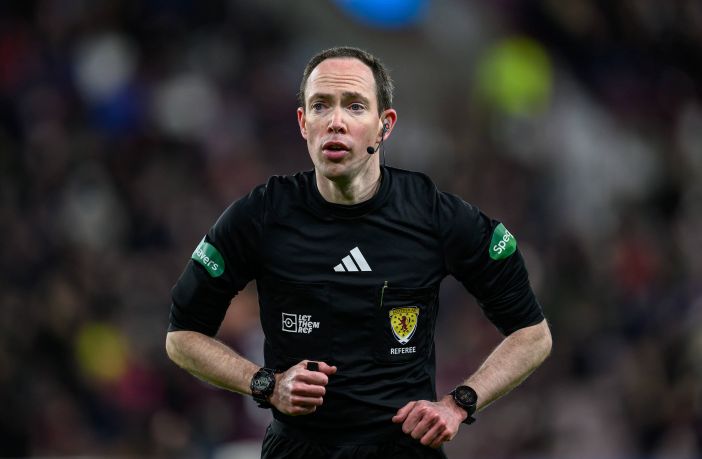 Referee Colin Steven