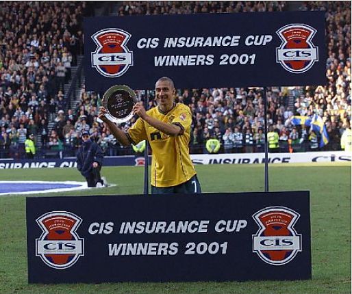 Henrik Larsson celebrates