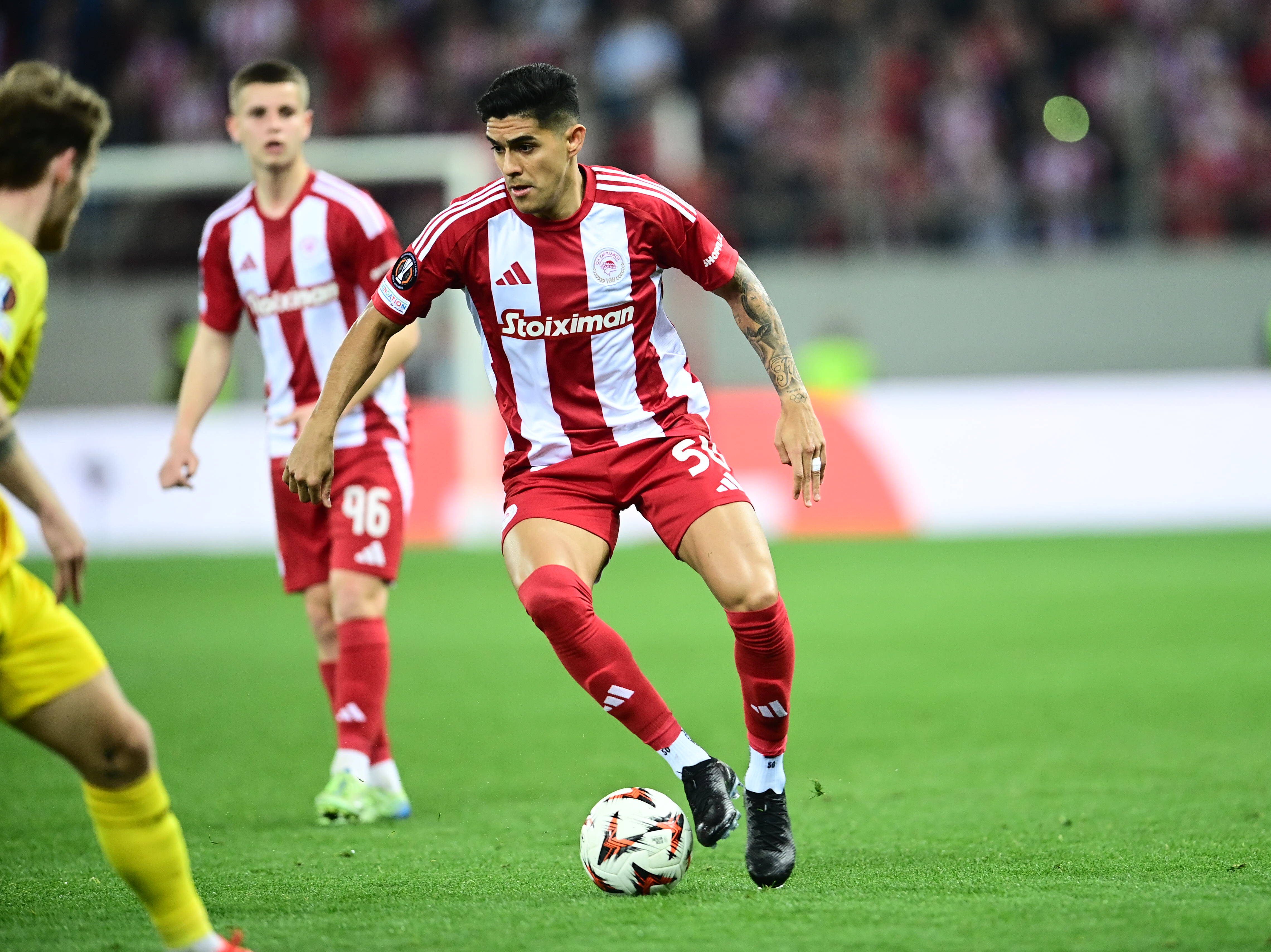Luis Palma in action for Olympiacos