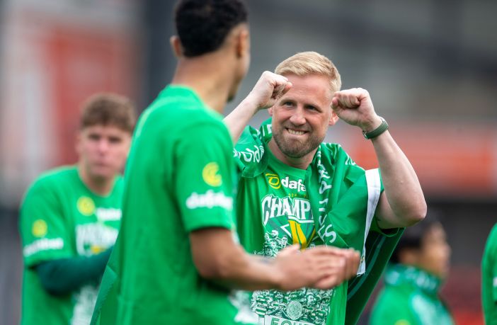 Kasper Schmeichel celebrates