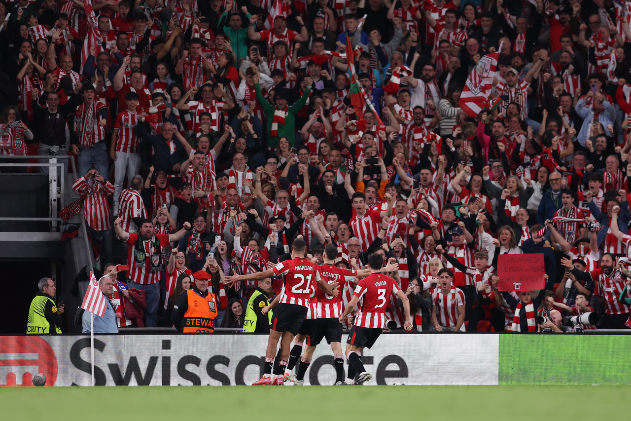 Oihan Sancet of Athletic Club celebrates