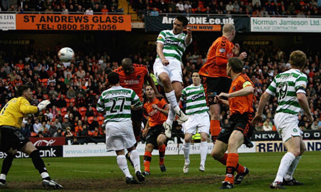 Jan Vennegoor of Hesselink scores the winner