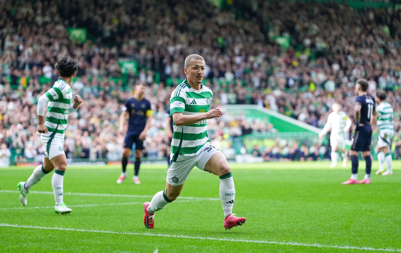 Daizen Maeda of Celtic celebrates