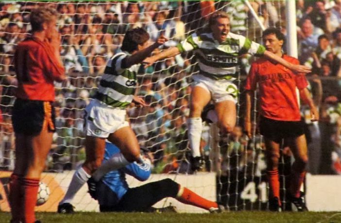 Frank McAvennie celebrates