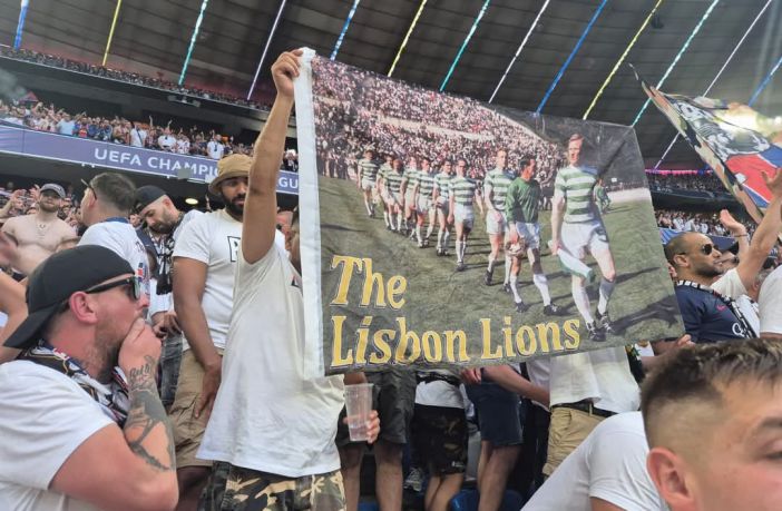 Paris Saint-Germain fans respecting The Lisbon Lions