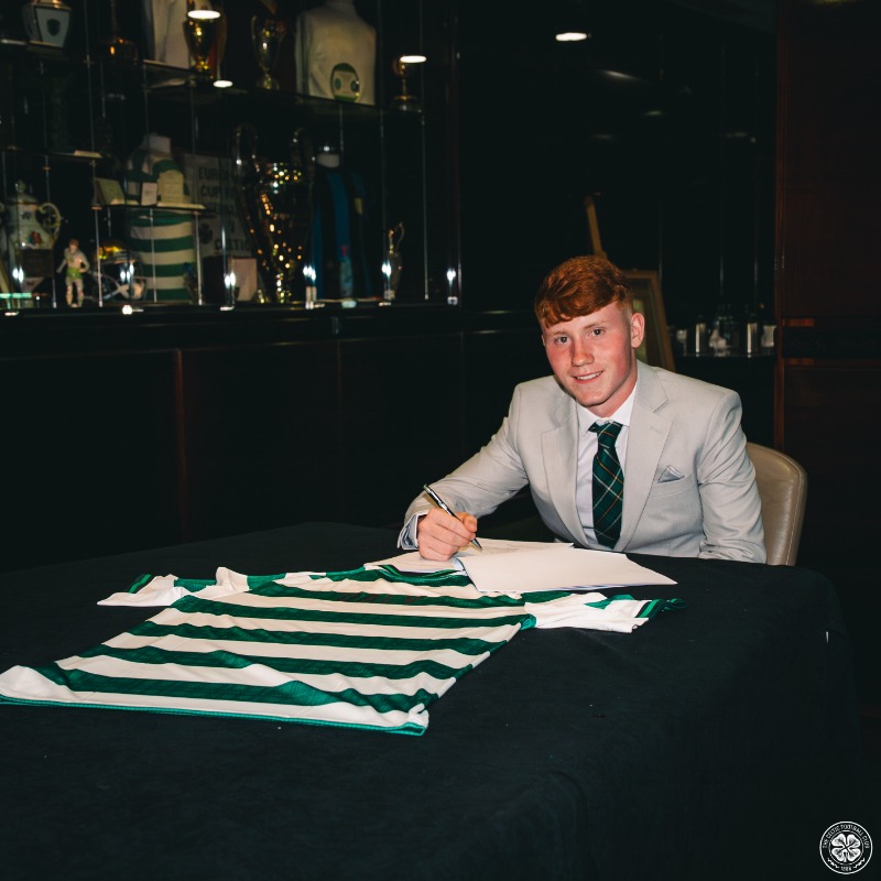 Conor Daly signs his first professional contract with Celtic 