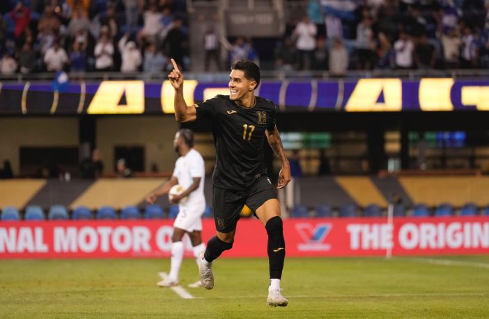 Luis Palma celebrates