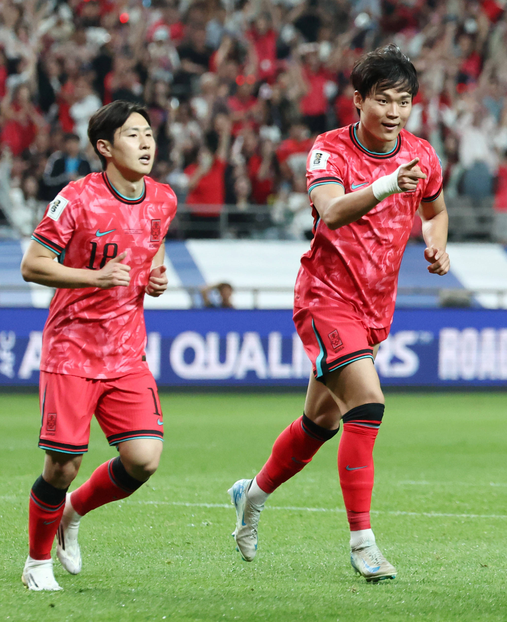 South Korea's Oh Hyeon-gyu celebrates