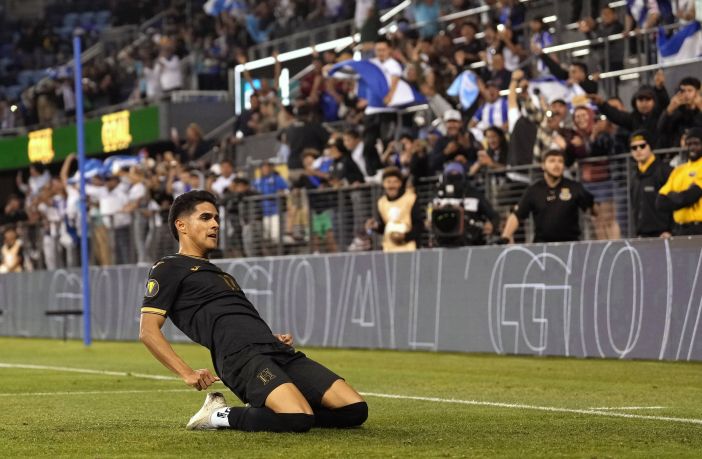 Luis Palma celebrates